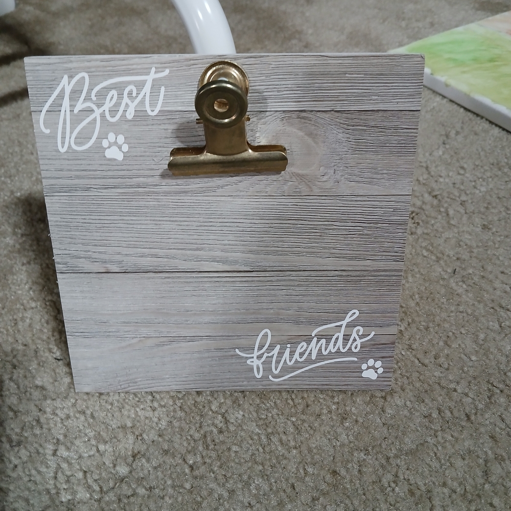 Wood Grain 'Best Friends' Clipboard Photo Holder - Beige Wood with Gold Clip